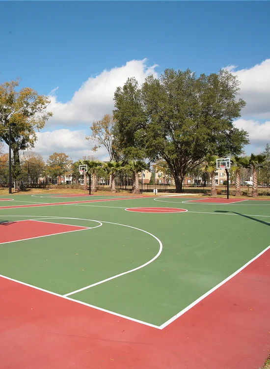 Réseau Modusol - 2 terrains de basket vert et rouge